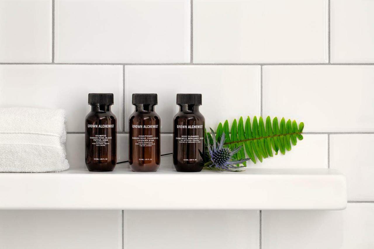 The Whitney Hotel Boston Luaran gambar Shower amenities