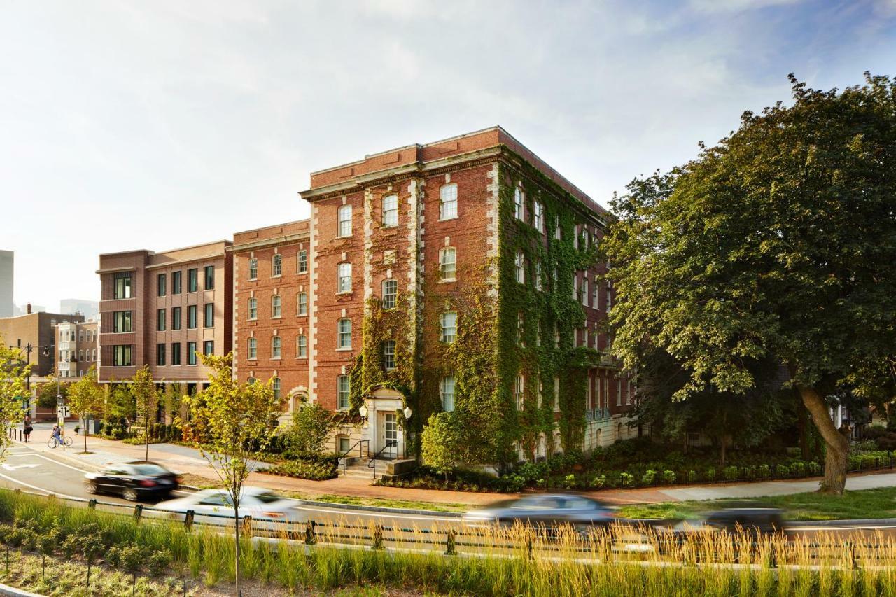 The Whitney Hotel Boston Luaran gambar The former St. Joseph's Hospital, now the St. Joseph's Centre