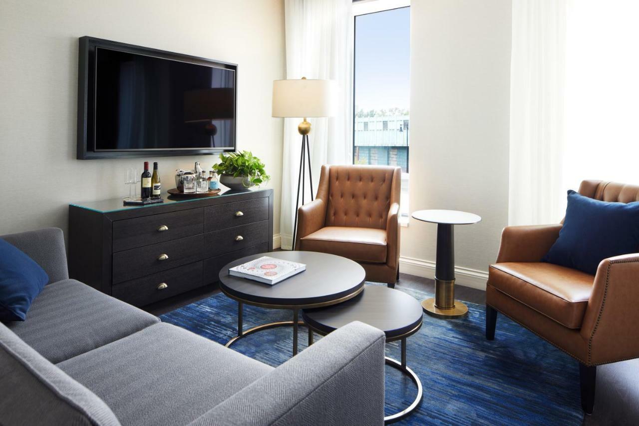 The Whitney Hotel Boston Luaran gambar A living room at the Hotel at Old Church