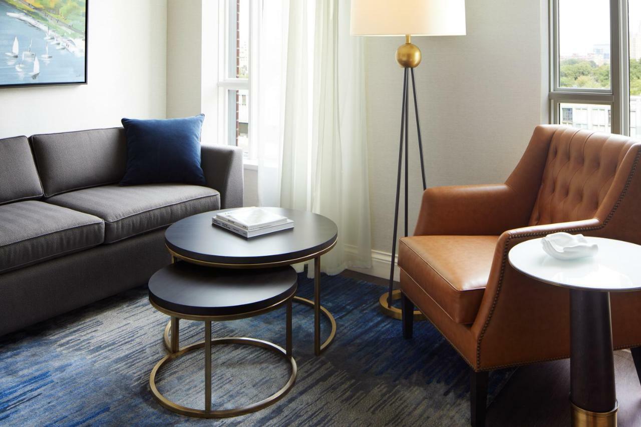 The Whitney Hotel Boston Luaran gambar A living room at the Hotel Commonwealth