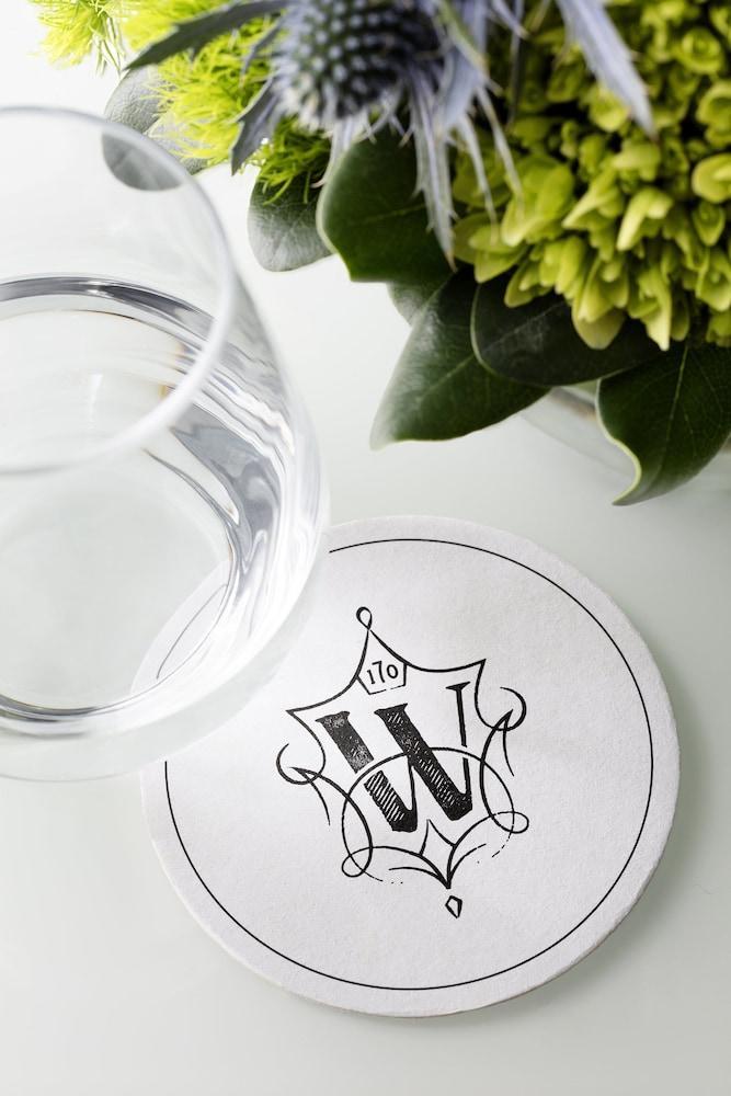 The Whitney Hotel Boston Luaran gambar A glass of water